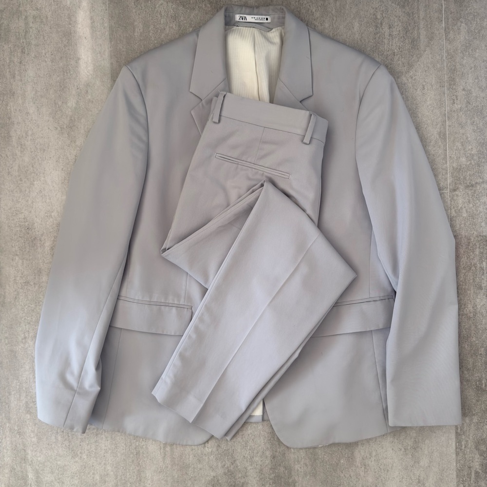 Zara Men's Slim Suit in Light Gray/Blue